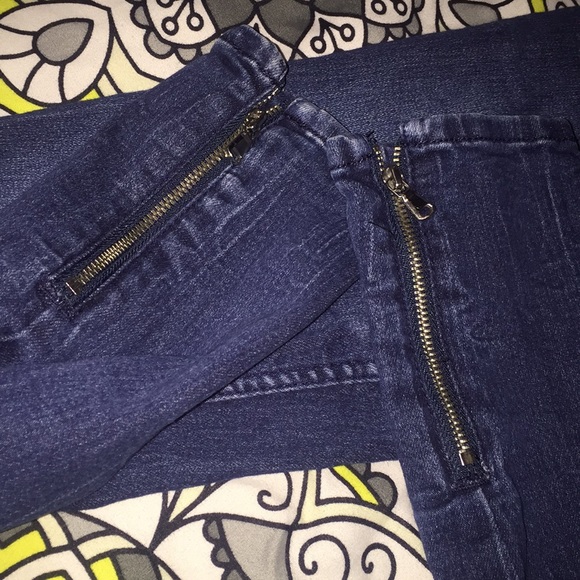 H&M jeans 🖤 - Picture 2 of 4